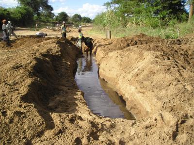 Subsurface dams being constructed by a self-help community (Makueni, Kenya)