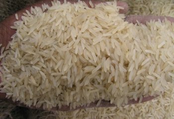 Basmati rice at a market in Nairobi. © Maundu, 2005