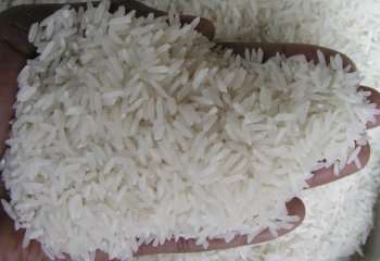 Golden Star Brand rice is a naturally fragrant long grain rice that is grown in Thailand @Maundu 2005