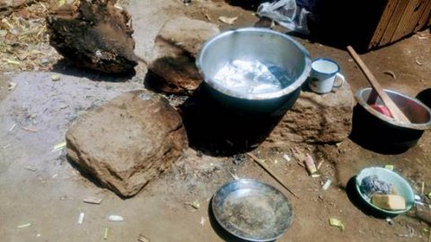 Three Stone Cooking Stove -image credits Martin Njoroge Kimani